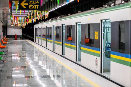 عکس ورودی ایستگاه مترو ۴۵ متری گلشهر