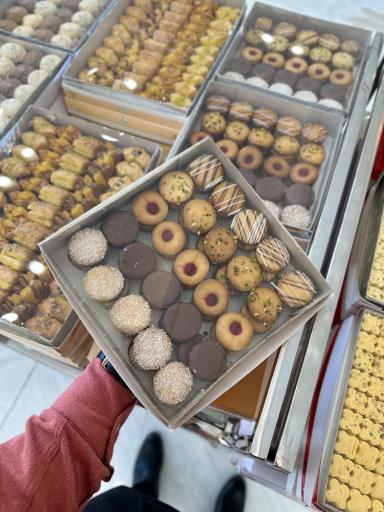 عکس قنادی بهارستان 