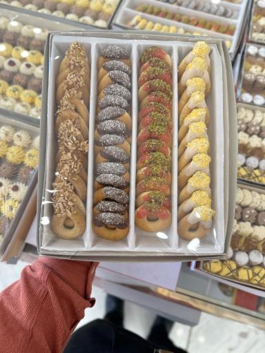 عکس قنادی بهارستان 