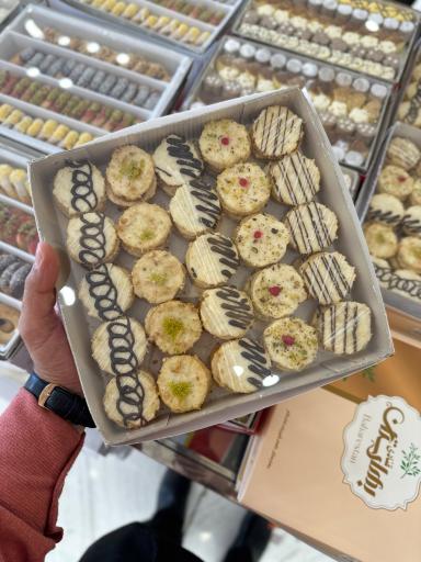 عکس قنادی بهارستان 