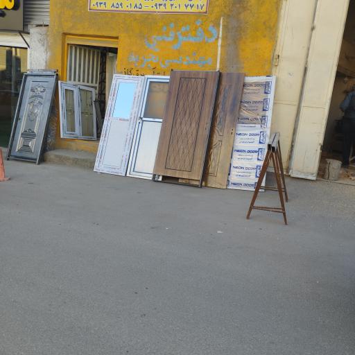 عکس درب آلومینیوم آماده نصب حسن زاده