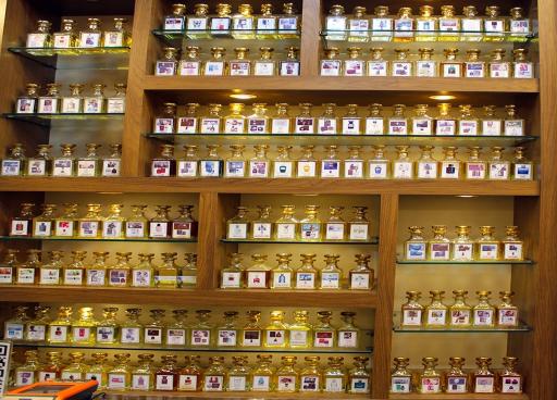 عکس فروشگاه عطر و ادکلن روحانی
