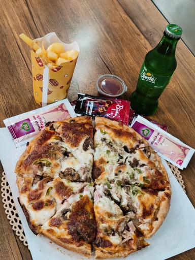 عکس پیتزا صبا