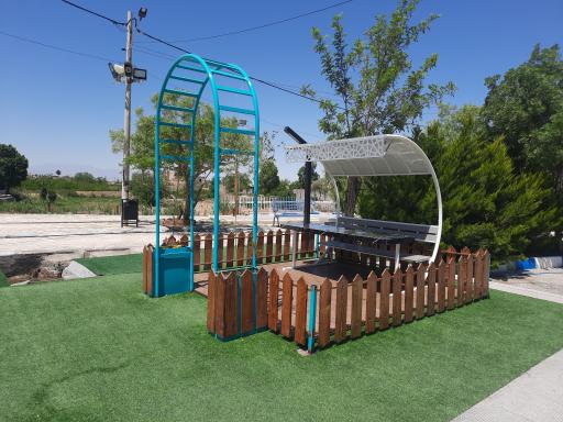 عکس گل آذین پلاس دنیای آبنما و فلاورباکس 