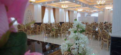 عکس تالار عمارت سرخ