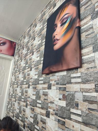 سالن زیبایی آوینا 