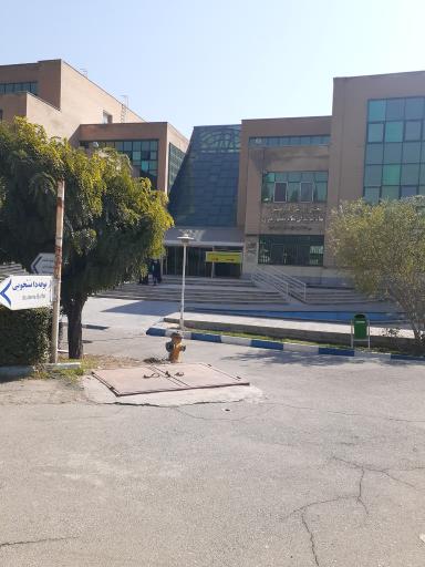 عکس دانشکده روانشناسی و ادبیات و زبان خارجه