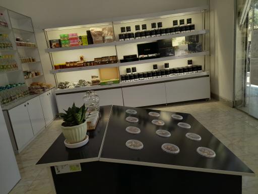 عکس فروشگاه محصولات ارگانیک هوبوی