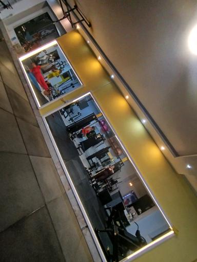 عکس باشگاه ورزشی بانوان شایستگان