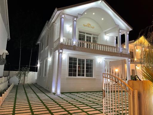 عکس زیباکنار
