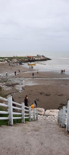 عکس ساحل سنگی کپورچال