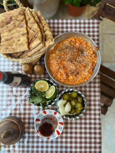 عکس کافه صبحانه جریان