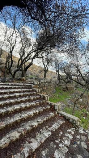 عکس چشمه قدمگاه