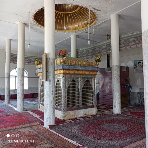 عکس آرامستان و زیارتگاه امامزاده سید السادات اسفرنجان