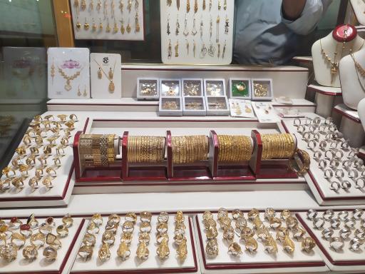 عکس طلا فروشی زنده نام