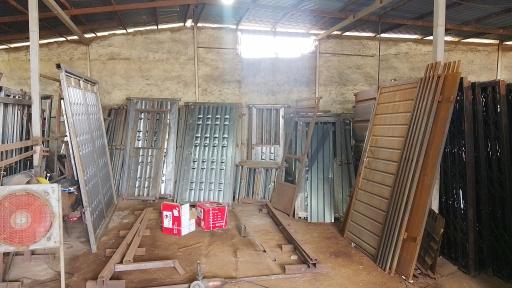 عکس جوشکاری درب و پنجره زاهدیان