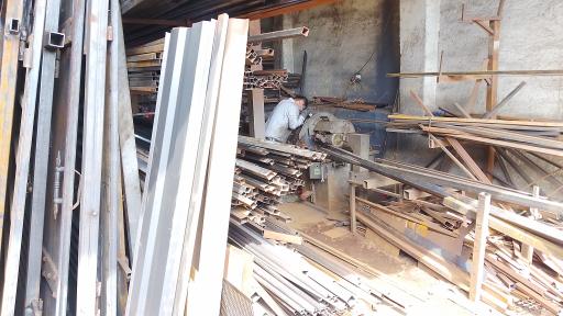 عکس جوشکاری درب و پنجره زاهدیان