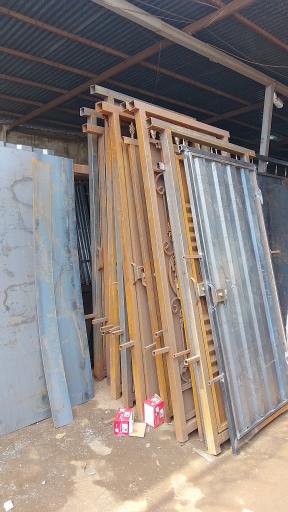 عکس جوشکاری درب و پنجره زاهدیان