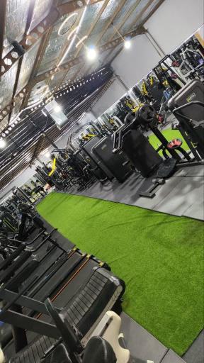 عکس باشگاه بدنسازی اسپیناس