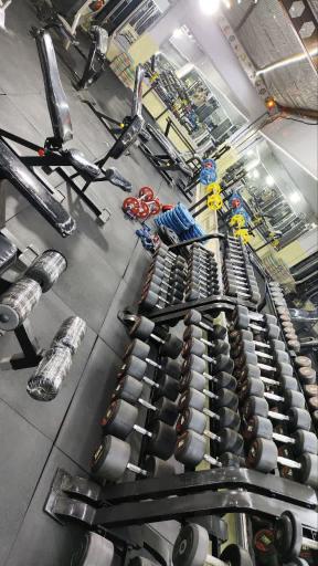 عکس باشگاه بدنسازی اسپیناس