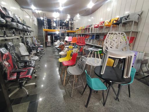 عکس فروشگاه میز و صندلی شیک 