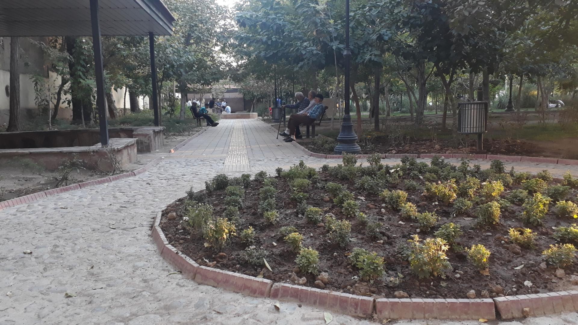 عکس پارک روشندلان رودکی حصارک پایین