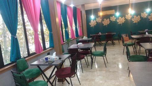عکس کافه رستوران چنار کرج 