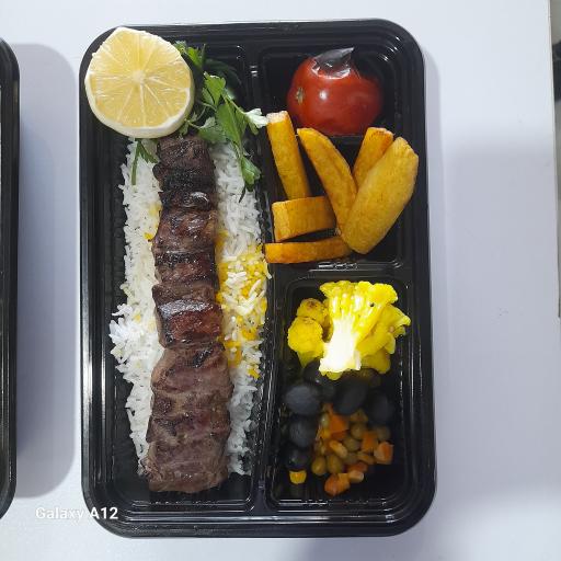 عکس آشپزخانه بزرگ سورین