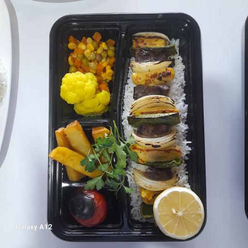 عکس آشپزخانه بزرگ سورین