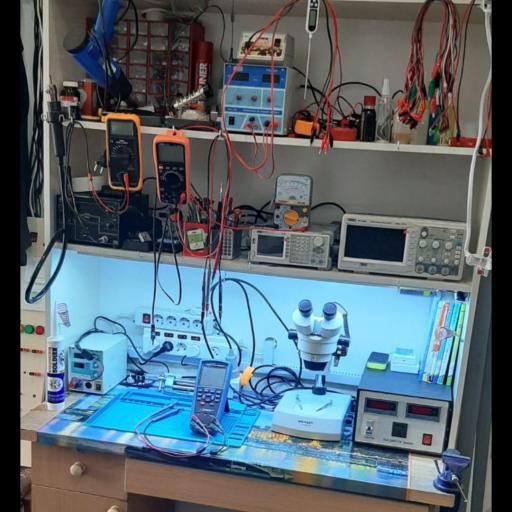 عکس تعمیرات تخصصی ماشین کنترلی و هلیکوپتر پرواز