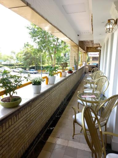 عکس کافه هووم