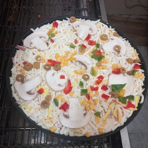 عکس پیتزا چمن