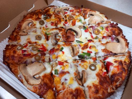 عکس پیتزا چمن