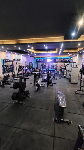 عکس باشگاه بدن سازی تاراز 