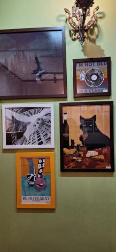 عکس کافه گالری واراک