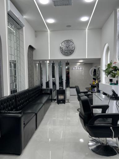 عکس سالن پیرایش عباس پروین
