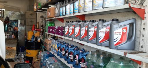 عکس تعویض روغن شتاب