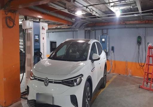 عکس ایستگاه شارژ نارون سنتر