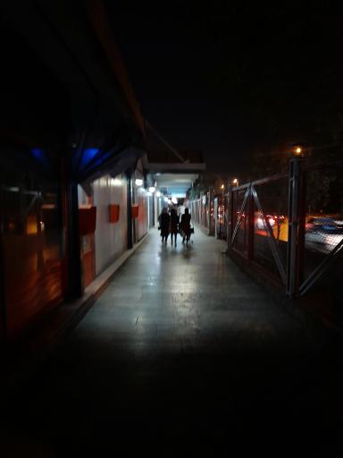 عکس ورودی مترو ایستگاه پارک ملت