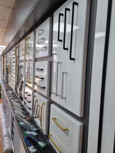 عکس فروشگاه یراق کابینت کراکس