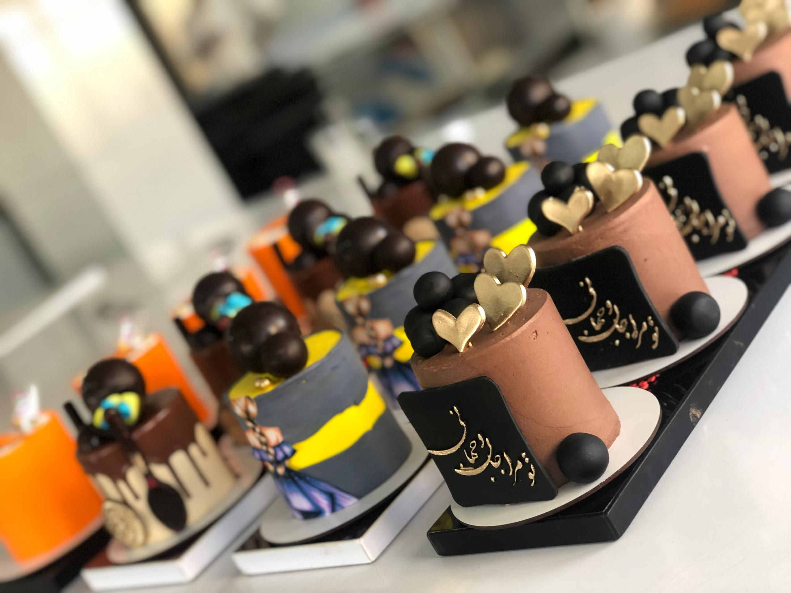 عکس شیرینی سرای یونا