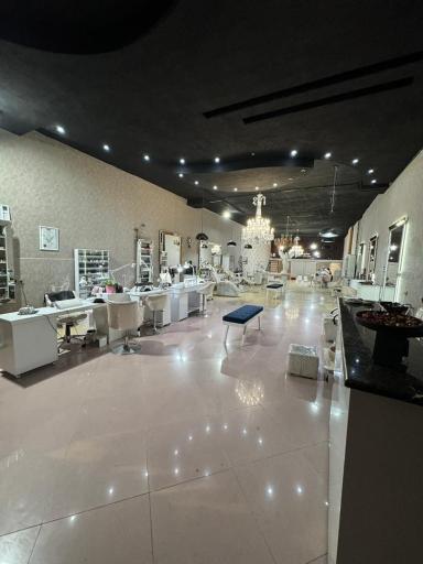 عکس سالن زیبایی مینا سرلک