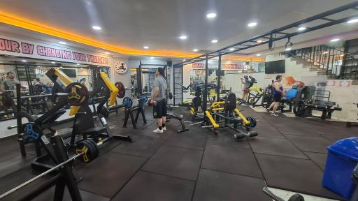 عکس باشگاه بدنسازی مولوی