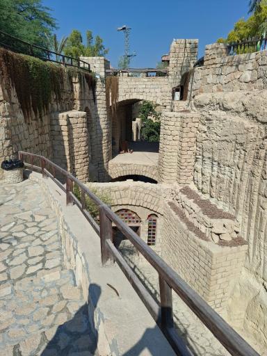 عکس شهر زیرزمینی کاریز