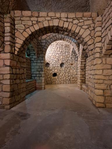 عکس شهر زیرزمینی کاریز