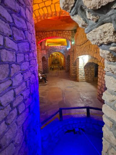 عکس شهر زیرزمینی کاریز