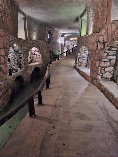 عکس شهر زیرزمینی کاریز