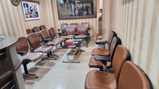 عکس دکتر نوشین فتوحی-گوش حلق