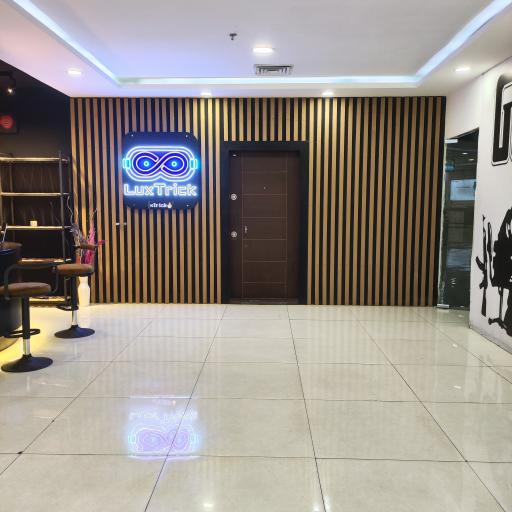 عکس لوکس تریک