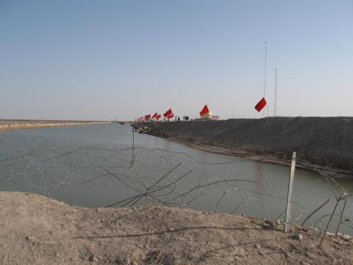 عکس حسینیه یادمان طلاییه